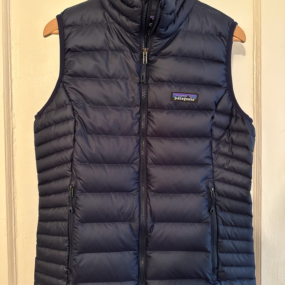 Patagonia Women’s Down Sweater Vest, Classic Navy, XS